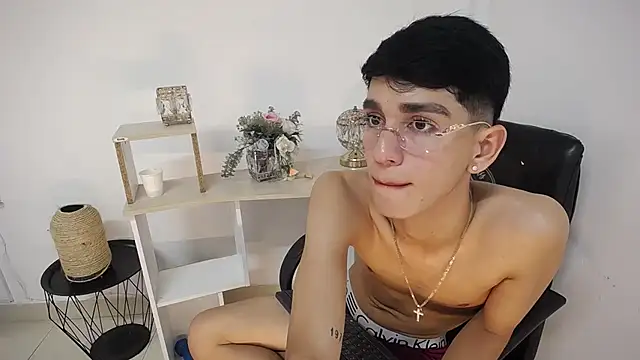 Nicolas_Rosenthal live cam on StripChat