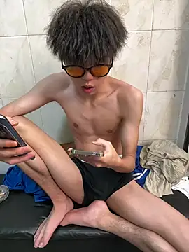 YT_11 live cam on StripChat