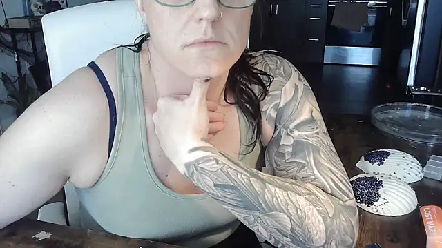 RavenNyxxx live cam preview on Stripchat