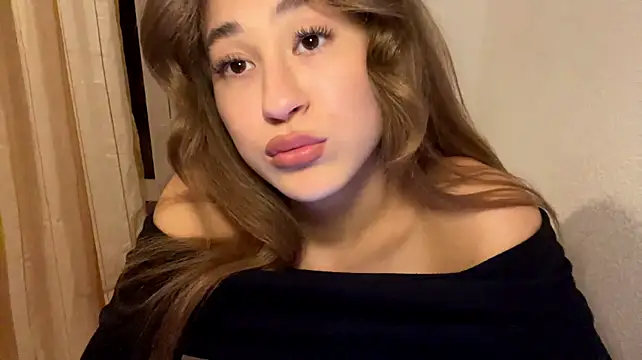 TonjaBortner live cam on StripChat