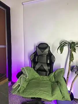 Miaa_Foxx03