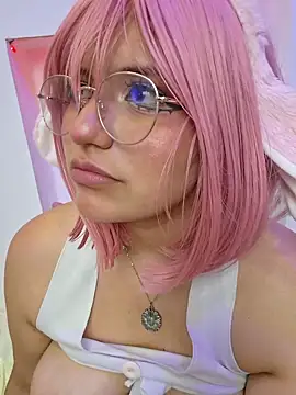 Кадр эфира SaraLyynn на Stripchat