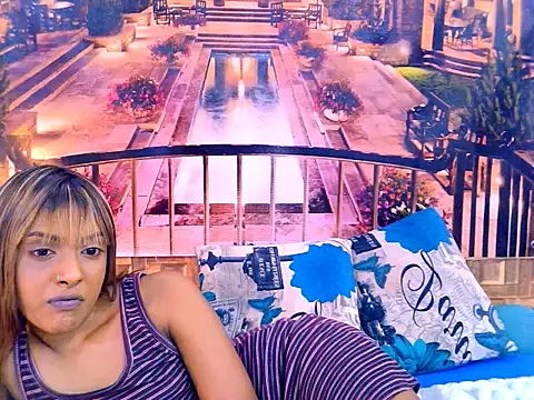 IndianPretty14u2Luv webcam