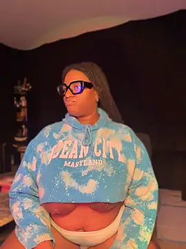 GirthGoddessCoco live cam on StripChat