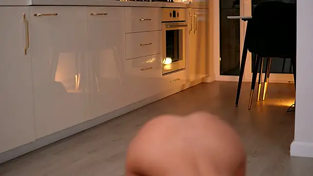 elarashine (F young) - Tear my clothes off 🔞