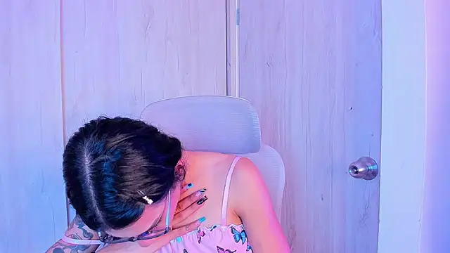 Model: sofiaa_grey_