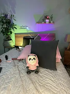 YariRose webcam