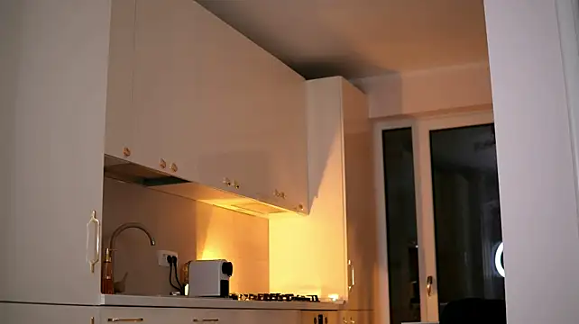 elarashine (F young) - Tear my clothes off 🔞
