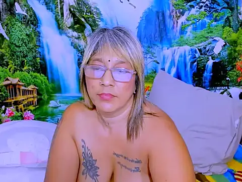 indianroxy live cam on StripChat