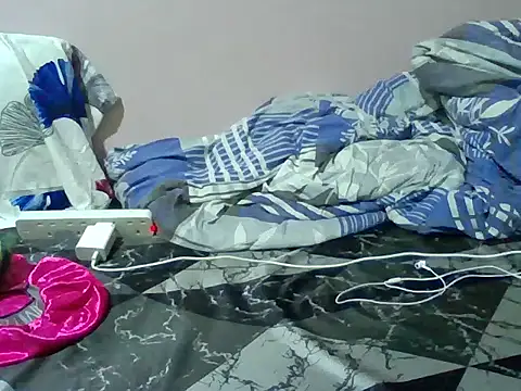 Skinny06 live cam on StripChat