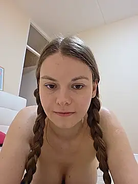 AnnaSweet18 live sex cam