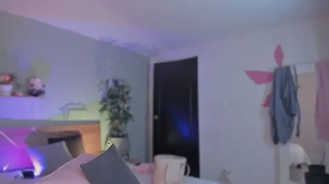 YariRose webcam
