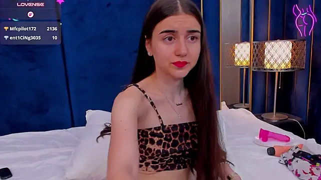 tenny_shy live cam on StripChat