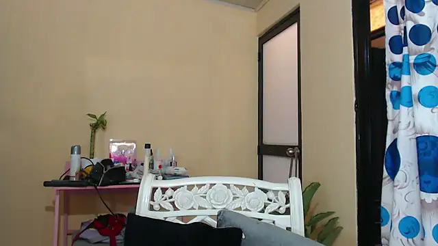 jennifer_ts (T young) - show get naked