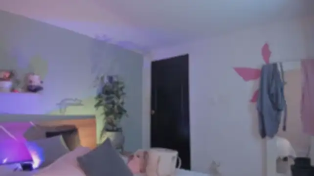 YariRose live cam on StripChat