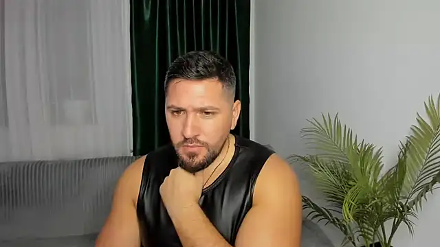 Gold_Alpha_Boy on Stripchat