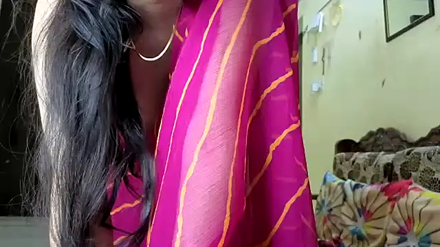 Hot-seema1