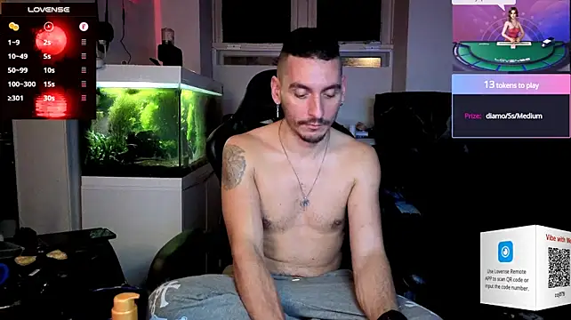 Rayzel_White webcam