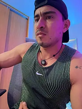 chris_clarck (M young) - Take off my tshirt😏🥵🔥