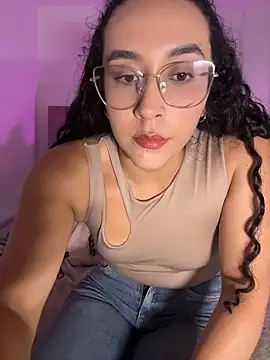 alehia_cute live cam on StripChat