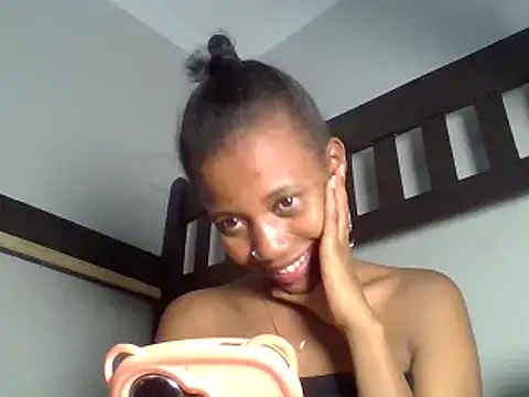 Pretty_dolll live cam on StripChat