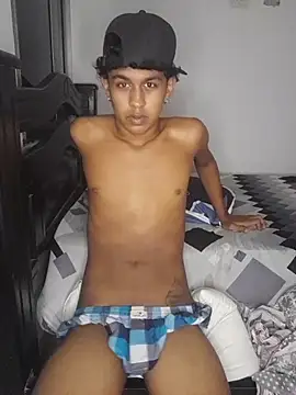 YourCaramelBoy live sex cam