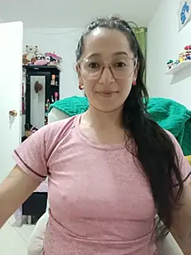 emilypoppy3 live cam on StripChat