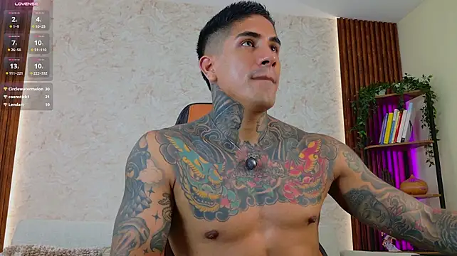 AdanReilly live cam on StripChat