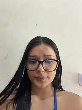 Lola_sweeet18 live cam on StripChat