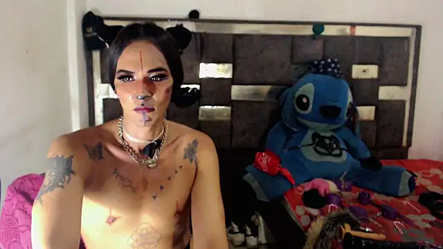 Emma_dirty_fantasy live cam on StripChat