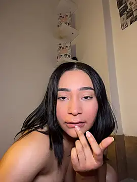 SaharaArisa live cam on StripChat