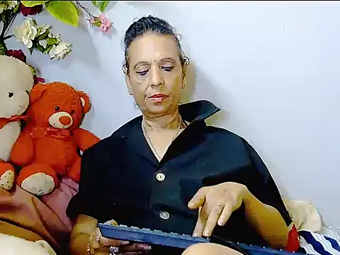 Hot_queen58 live cam on StripChat