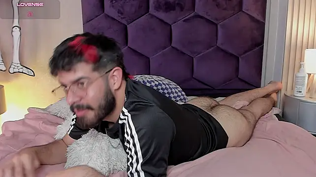 DomBoy_ live cam on StripChat