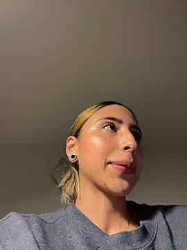 ameellie (G young) - TOPLESSS+OIL IN BOOBS