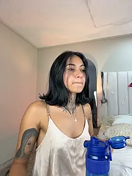 Nicolle_Sweett__ live cam on StripChat