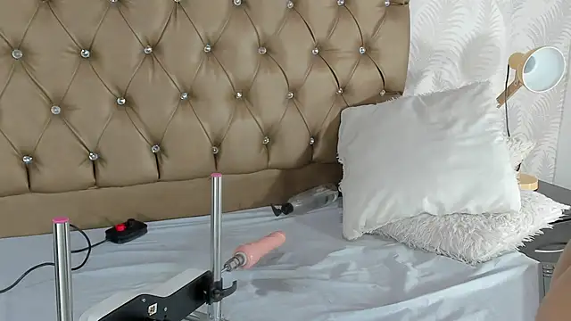 kyle_sarah live cam on StripChat