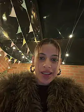 alana15 live cam