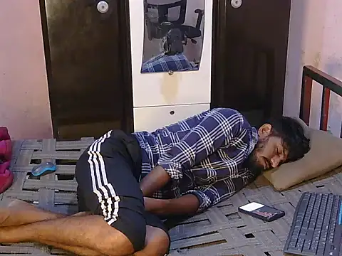 Yuvi_hot