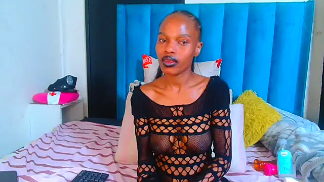 sexybitchh22 live cam on StripChat