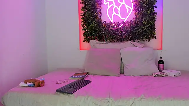 DiitaVonteese webcam