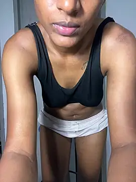 miaYnicol12