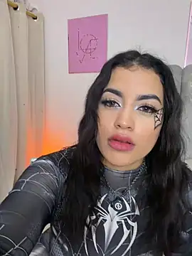 AlynAllen live cam on StripChat