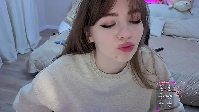 Lunar_Bunny live cam on StripChat