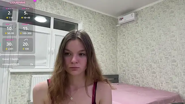 AliveCute live cam on StripChat