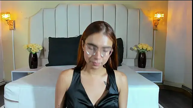 Sara_saaennz live cam on StripChat