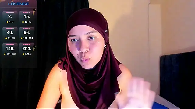 MatchedEyebrow live cam on StripChat
