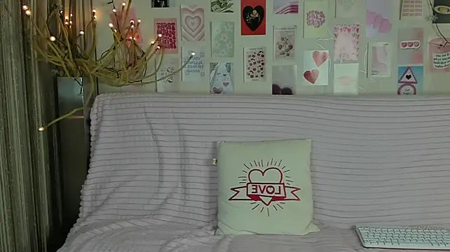 AmoraLuxe live sex cam
