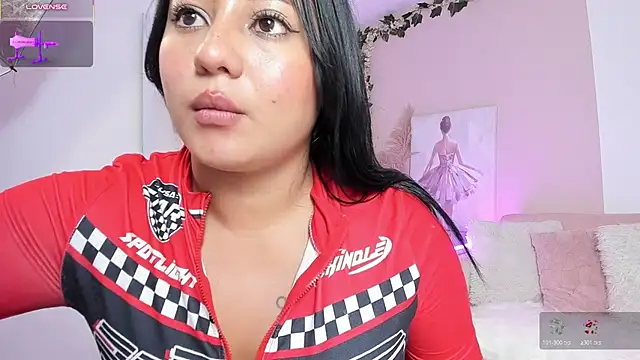 emma_dluna (F young) - 🟢 Green light to get boobs free