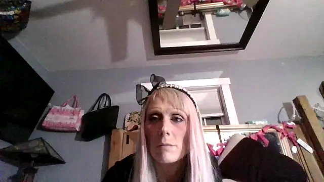beautifulbustyblonde (G milf) - Suck my man's cock & lick balls