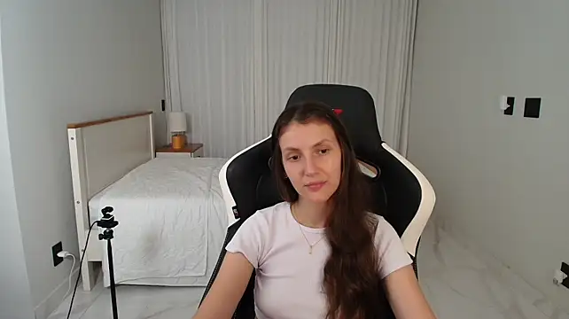 upssnowy (F young) - deepthroat